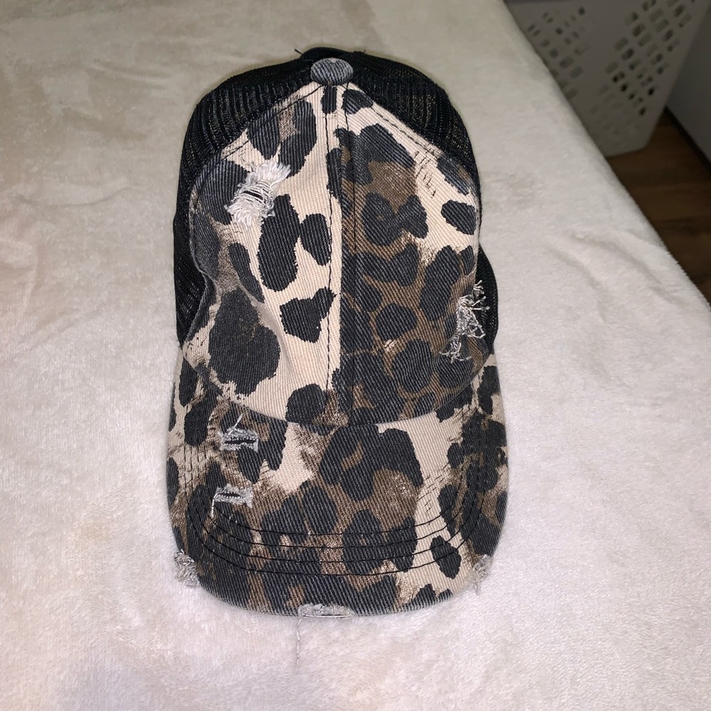 Woman’s pony tail hat